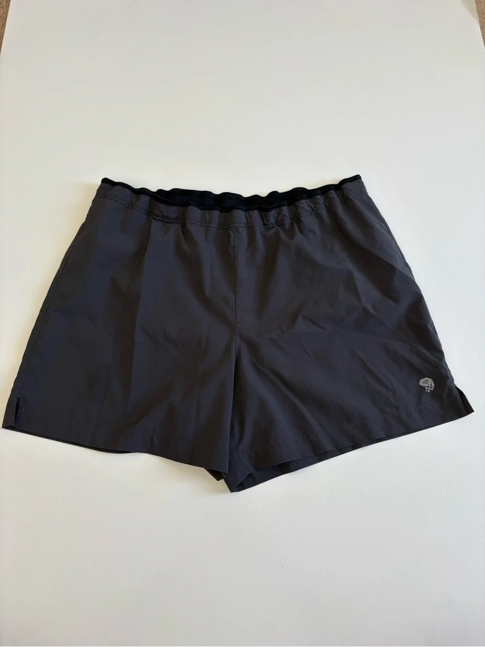 Mountain Hardwear Athletic Performance Shorts Lightweight Size M Gray Lined
